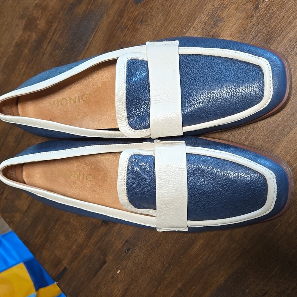 Vionic Navy and Cream Loafers Sellahh II Leather Loafers Navy And Cream 7.5 - Picture 3 of 7